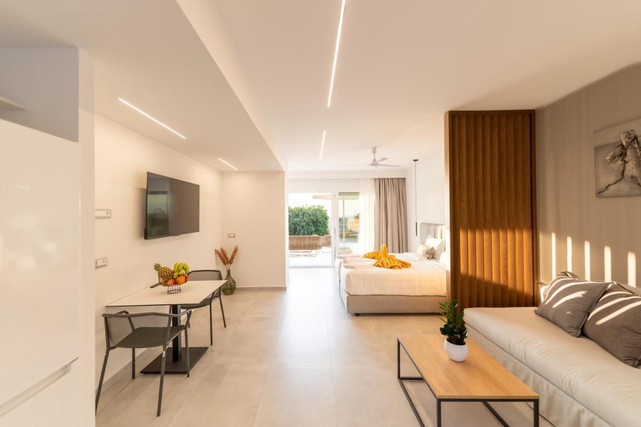 Thimios Suites Adults Only 아카라비 외부 사진